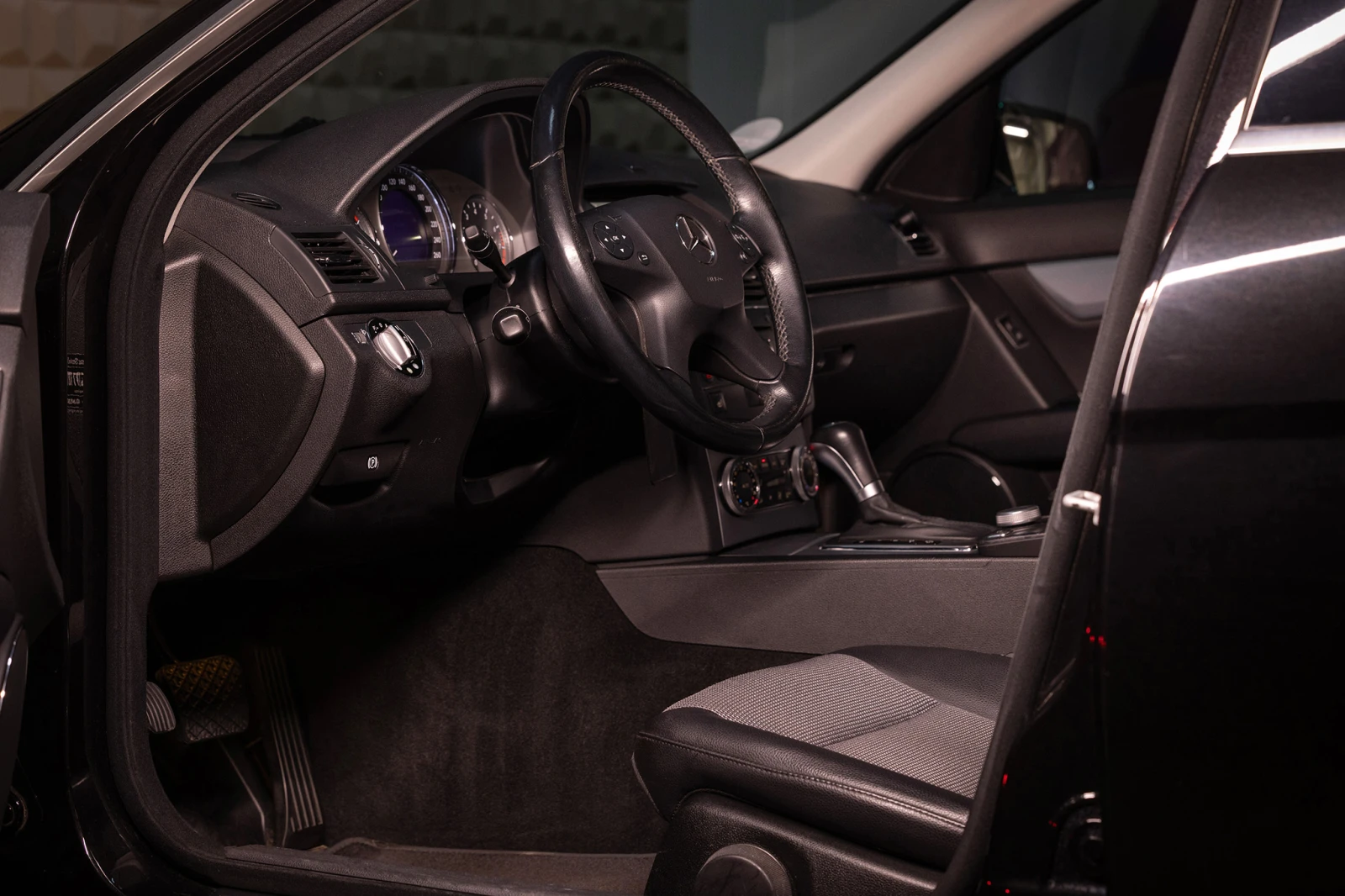 Mercedes-Benz C 200 KOMPRESSOR * Шибедах * Автомат * Темпомат *  - изображение 7