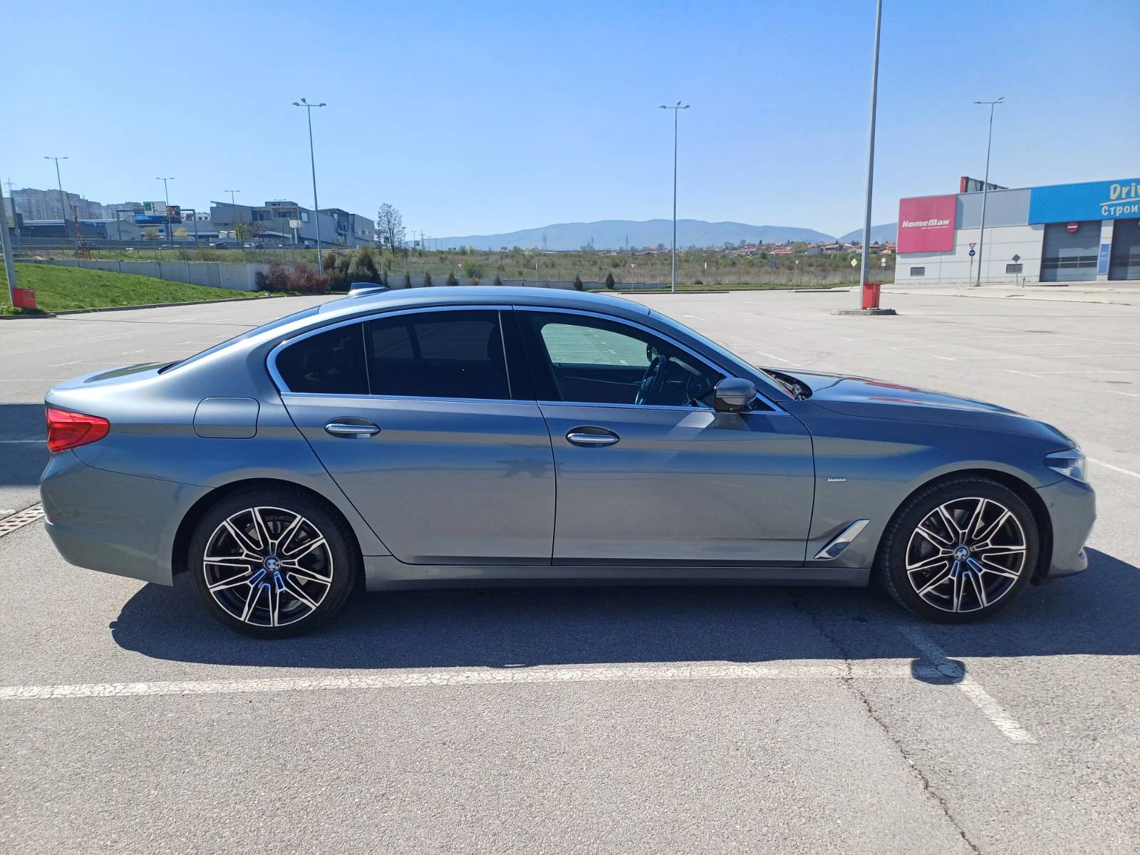 BMW 530 i xDrive/50 000 км./Luxury/Камера 360/, снимка 13 - Автомобили и джипове - 53562931
