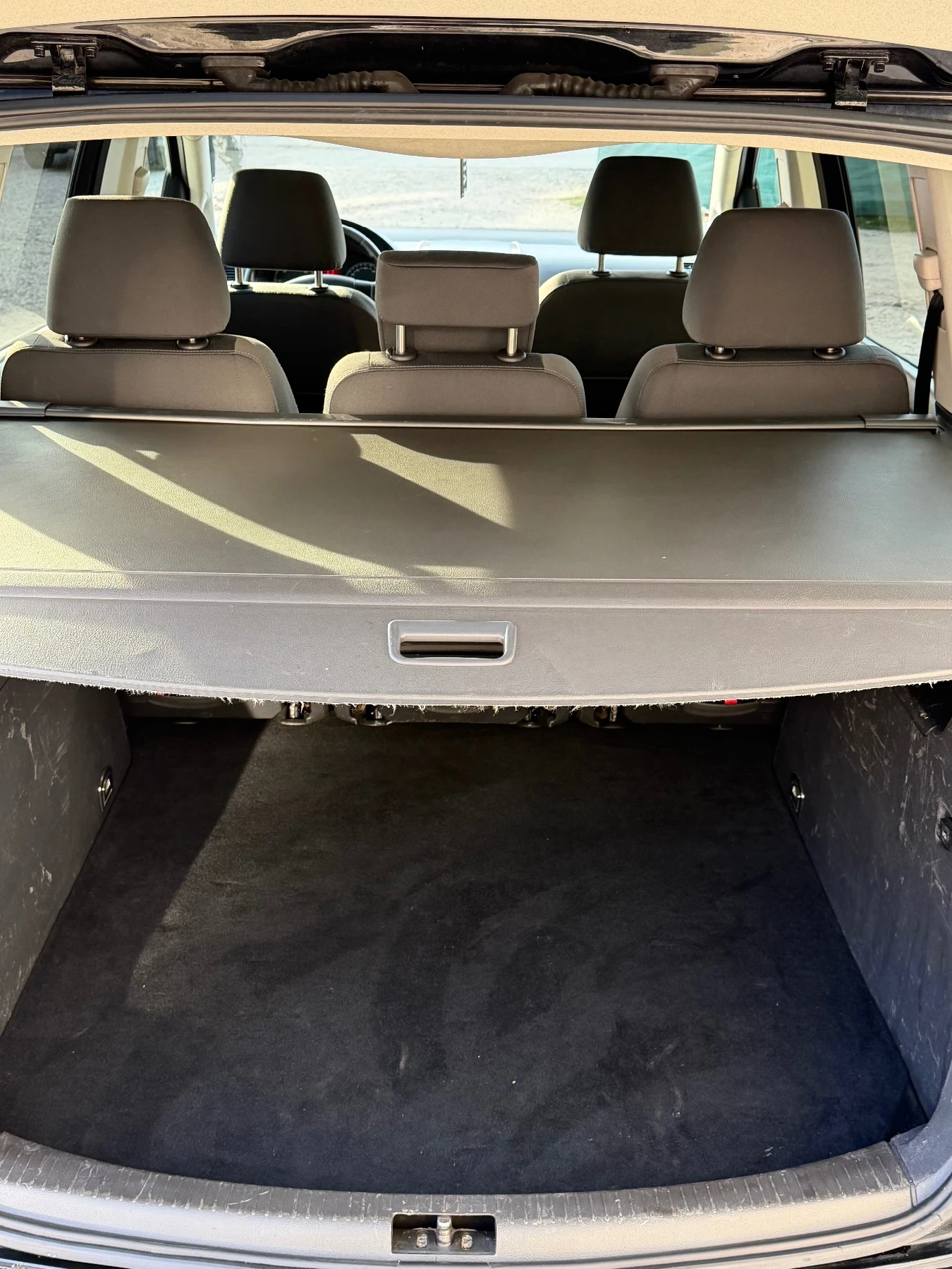 VW Touran 2.0 TDI, снимка 8 - Автомобили и джипове - 53838452