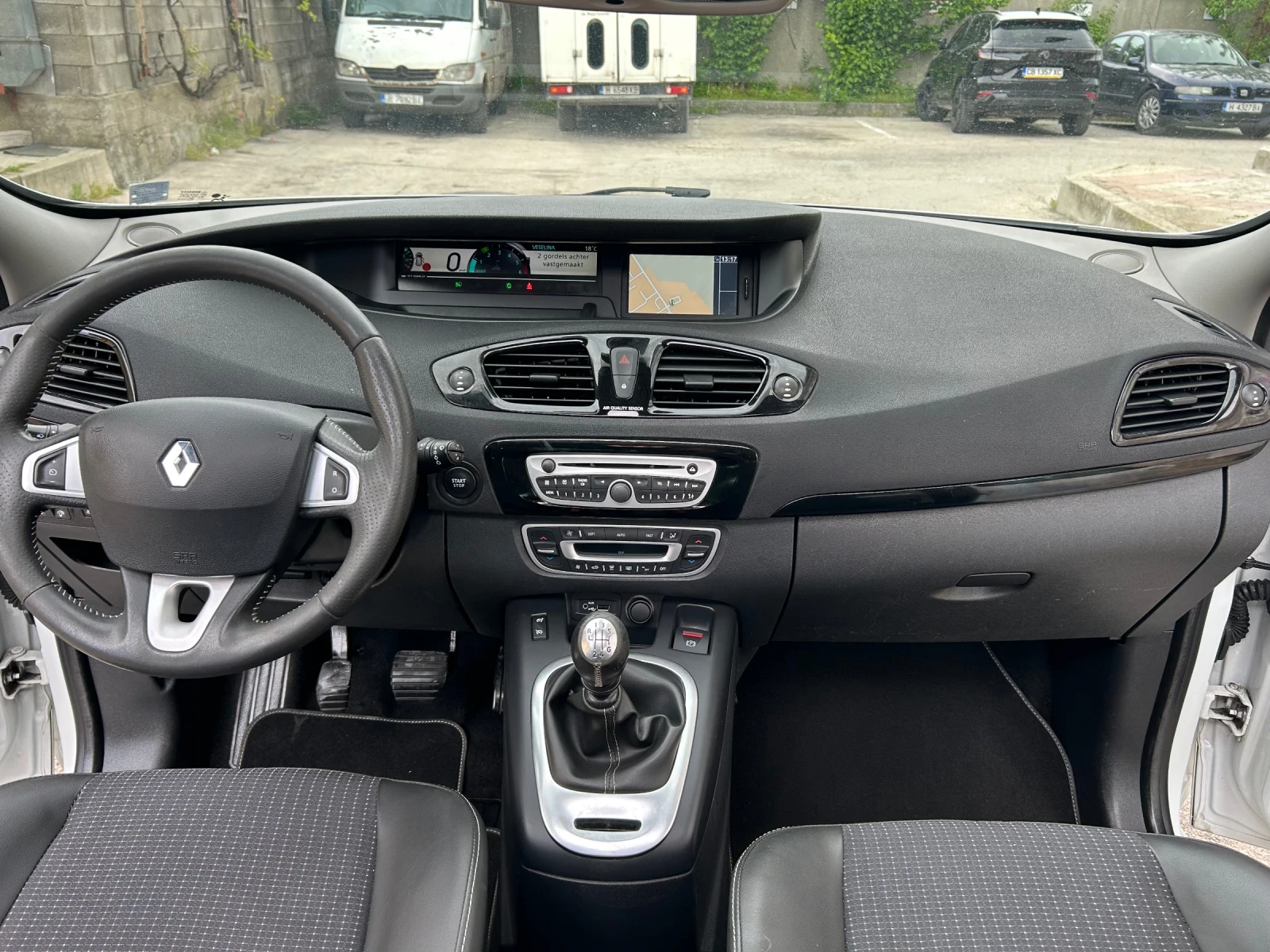 Renault Grand scenic 1.6DCI BOSE 7 МЕСТА ПАНОРАМА, снимка 9 - Автомобили и джипове - 53917073