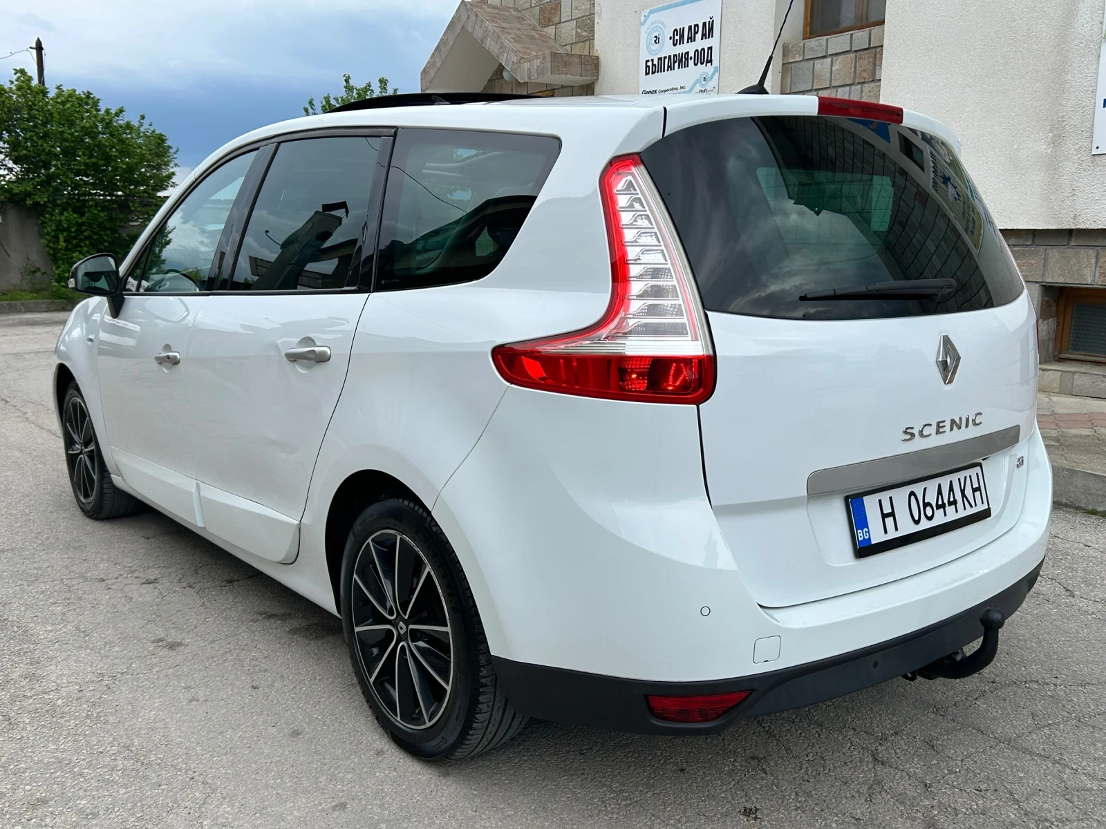 Renault Grand scenic 1.6DCI BOSE 7 МЕСТА ПАНОРАМА, снимка 6 - Автомобили и джипове - 53917073