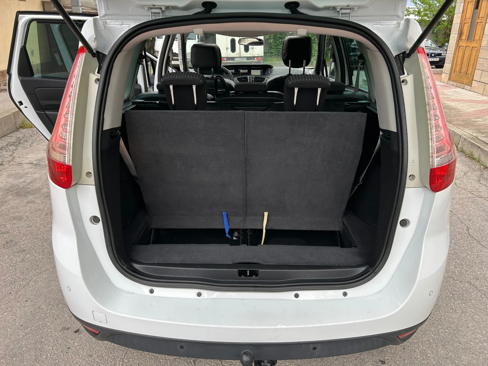 Renault Grand scenic 1.6DCI BOSE 7 МЕСТА ПАНОРАМА, снимка 13 - Автомобили и джипове - 53917073