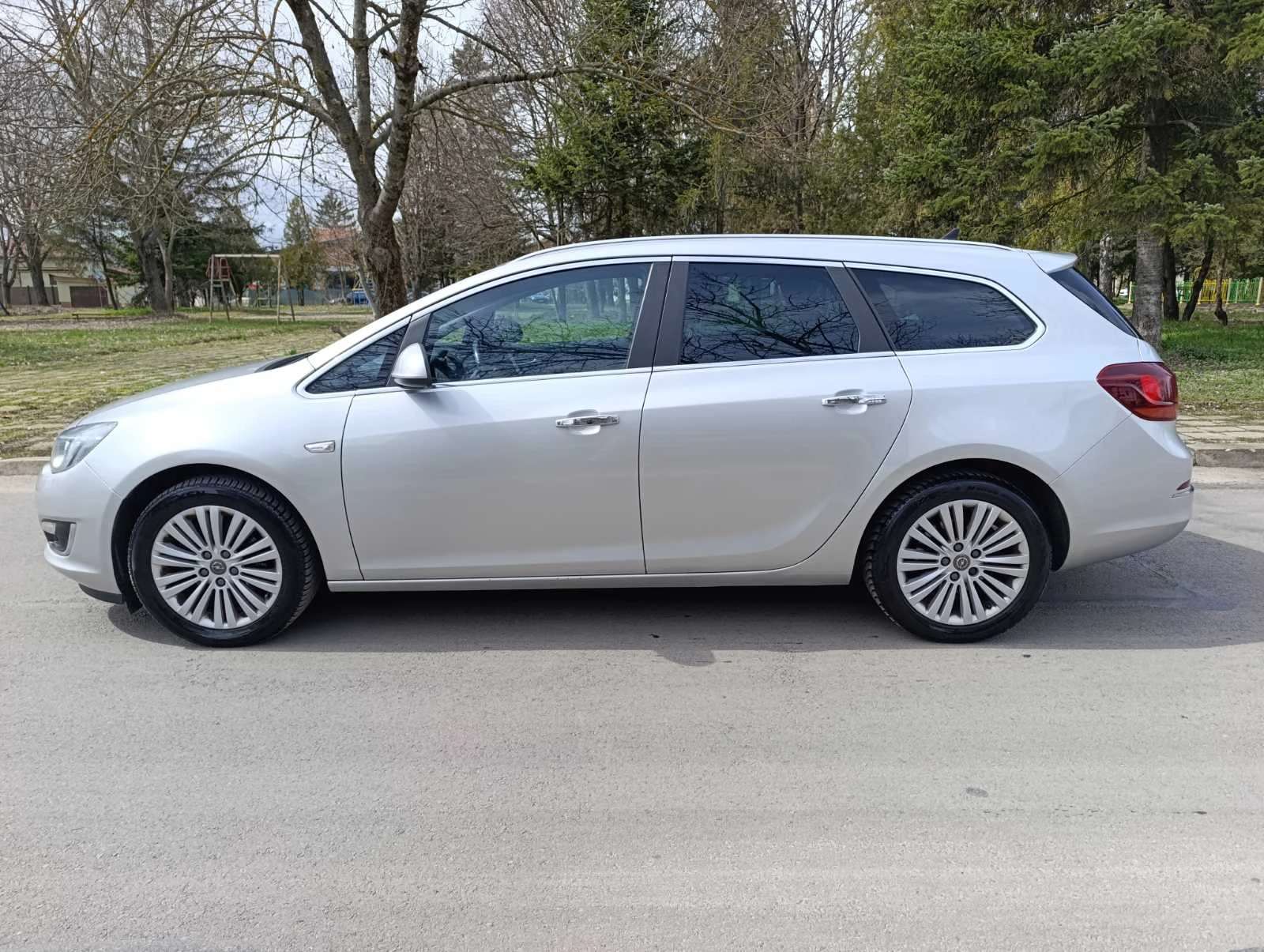 Opel Astra 2.0 CDTI 165 к.с. 2013 г. Нов внос от Германия, снимка 9 - Автомобили и джипове - 53936144