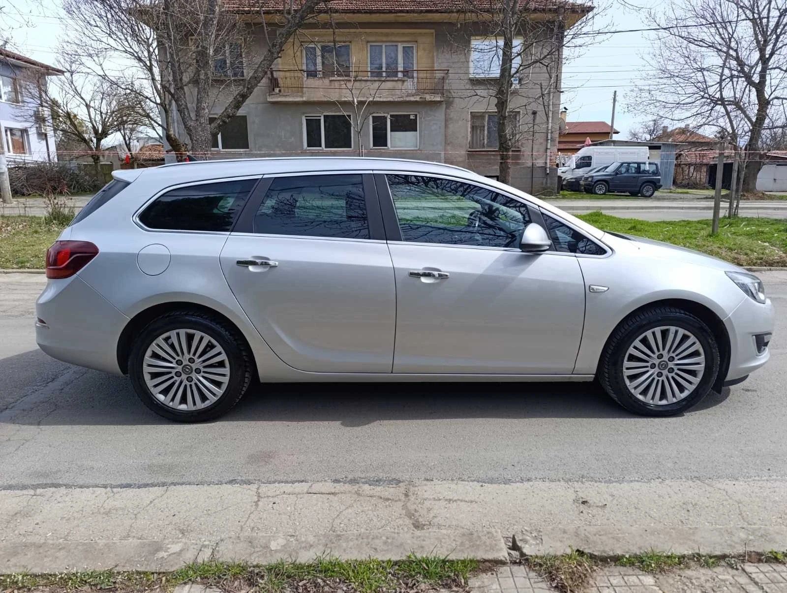 Opel Astra 2.0 CDTI 165 к.с. 2013 г. Нов внос от Германия, снимка 5 - Автомобили и джипове - 53936144