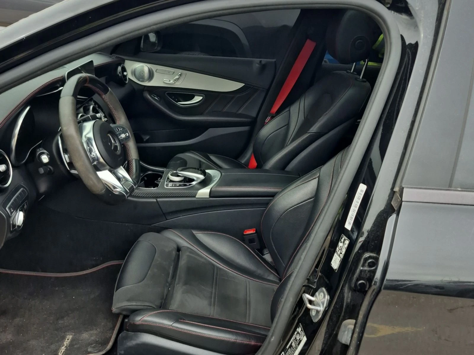 Mercedes-Benz C 43 AMG АВТО КРЕДИТ, снимка 8 - Автомобили и джипове - 54031344