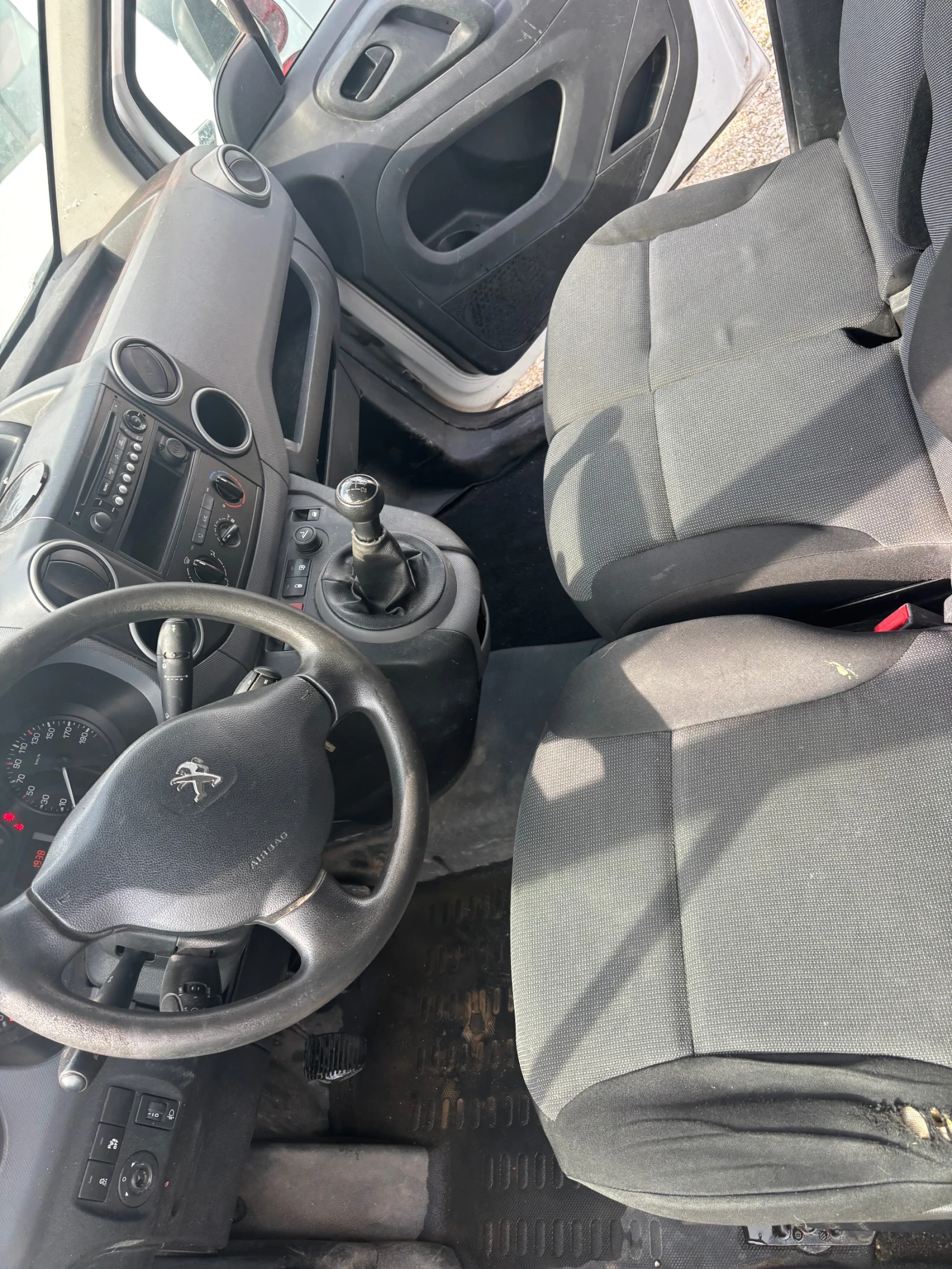 Peugeot Partner 1.6, 99к.с Италия, снимка 4 - Автомобили и джипове - 54402052