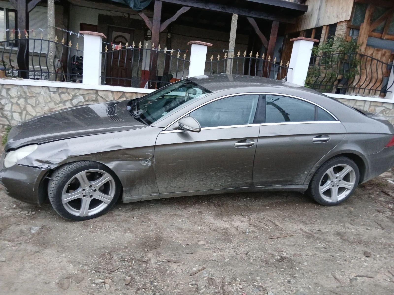 Mercedes-Benz CLS 320 Луда , снимка 3 - Автомобили и джипове - 54452973