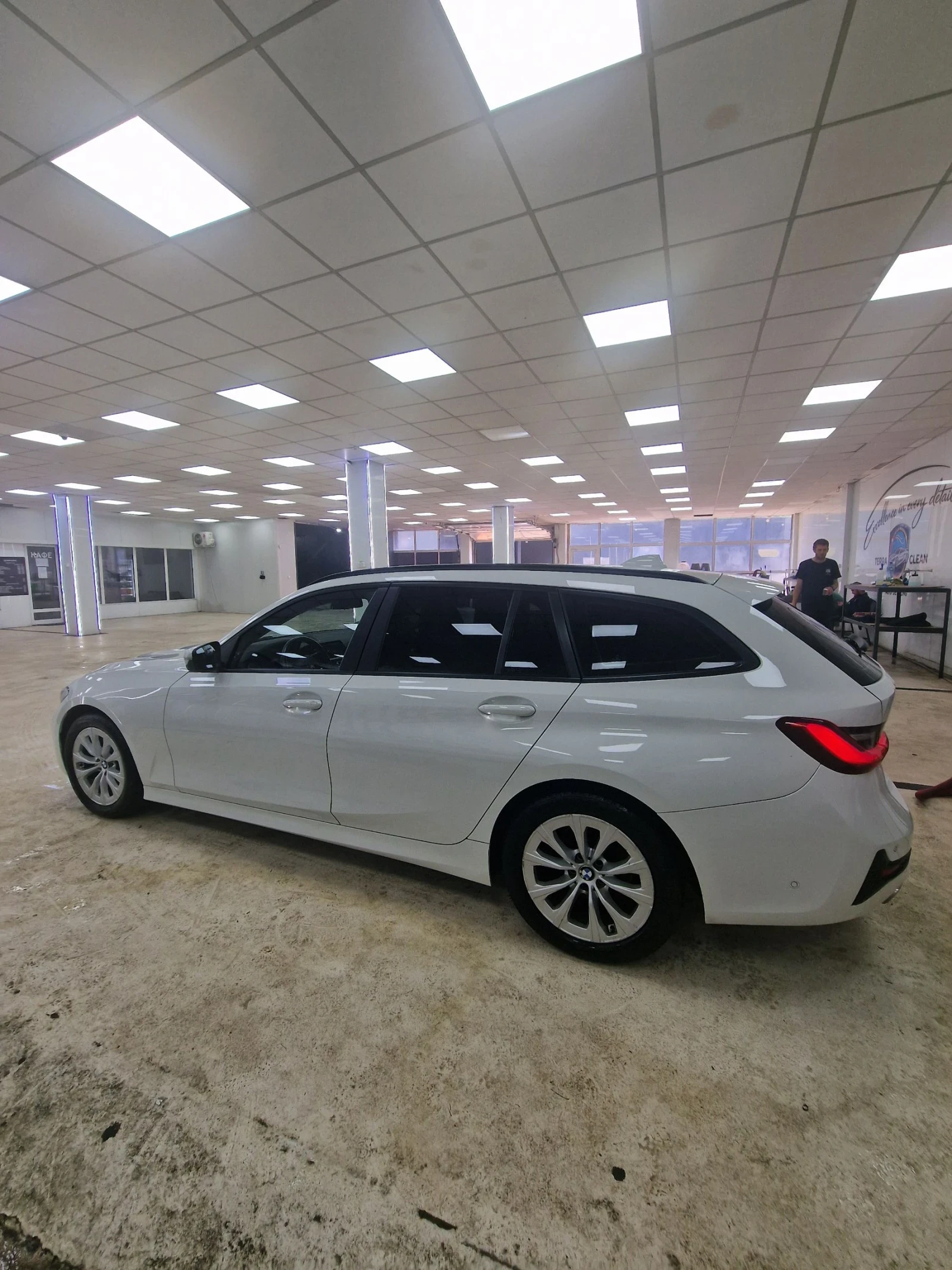 BMW 320, снимка 4 - Автомобили и джипове - 54813434