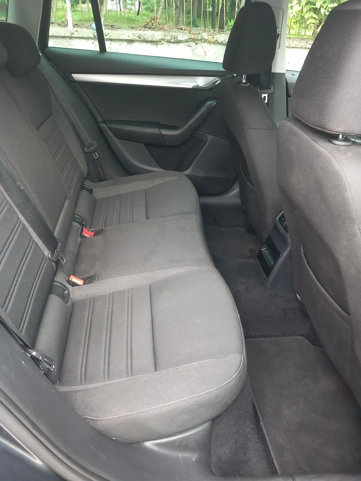 Skoda Octavia 1.6TDI, снимка 11 - Автомобили и джипове - 54884226