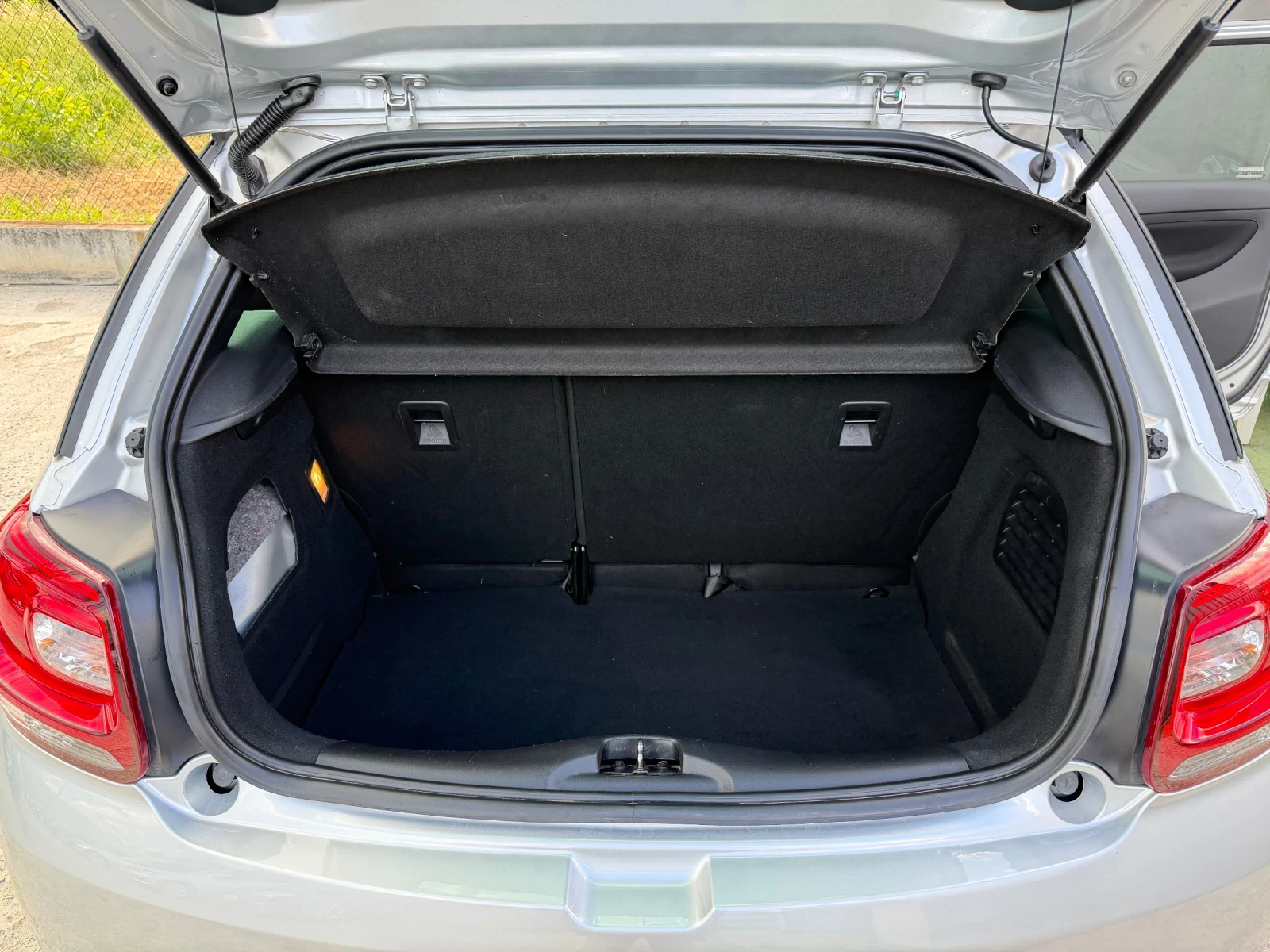 Citroen DS3 1.4HDI Led Euro5B, снимка 16 - Автомобили и джипове - 54924293