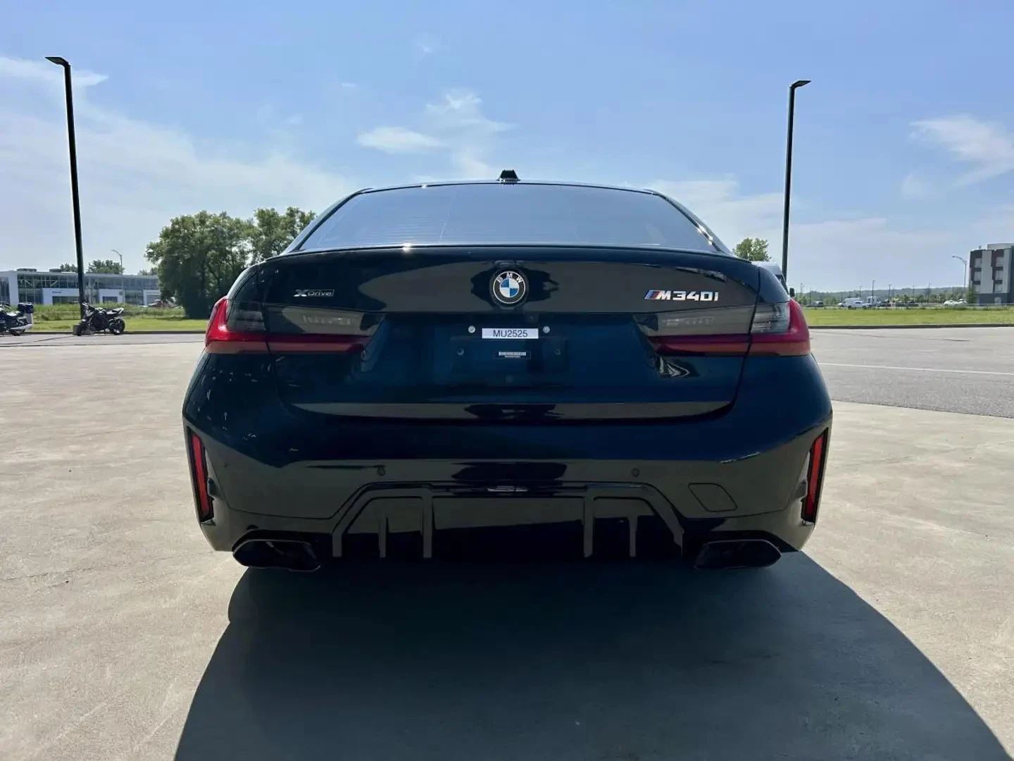 BMW 340 M340i xDrive/HUD/H&K/360/Red Interior, снимка 7 - Автомобили и джипове - 54939765