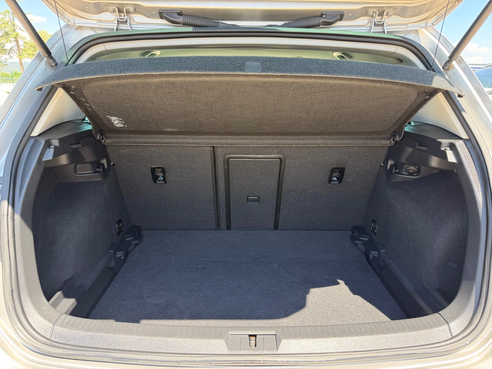 VW Golf 1.6TDI CUP EDITION NAVI DISTR. PANORAMA, снимка 14 - Автомобили и джипове - 55240325