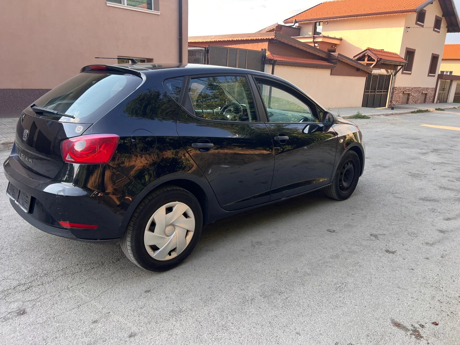 Seat Ibiza 1.2TDI , снимка 4 - Автомобили и джипове - 55334345