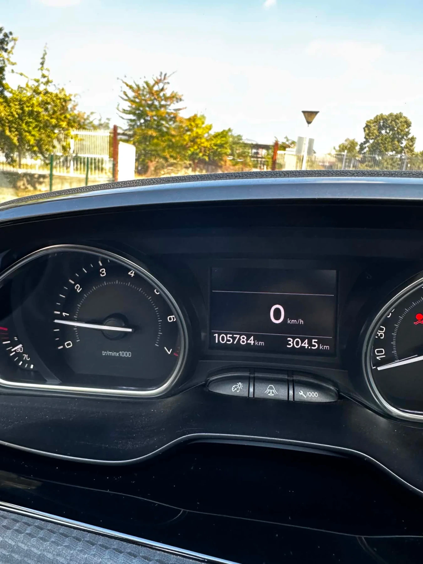 Peugeot 2008 1.2i* Allure* Navi* LED, снимка 10 - Автомобили и джипове - 55905613
