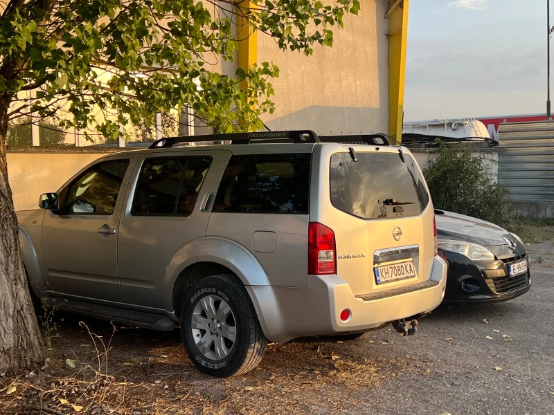 Nissan Pathfinder, снимка 3 - Автомобили и джипове - 51215921