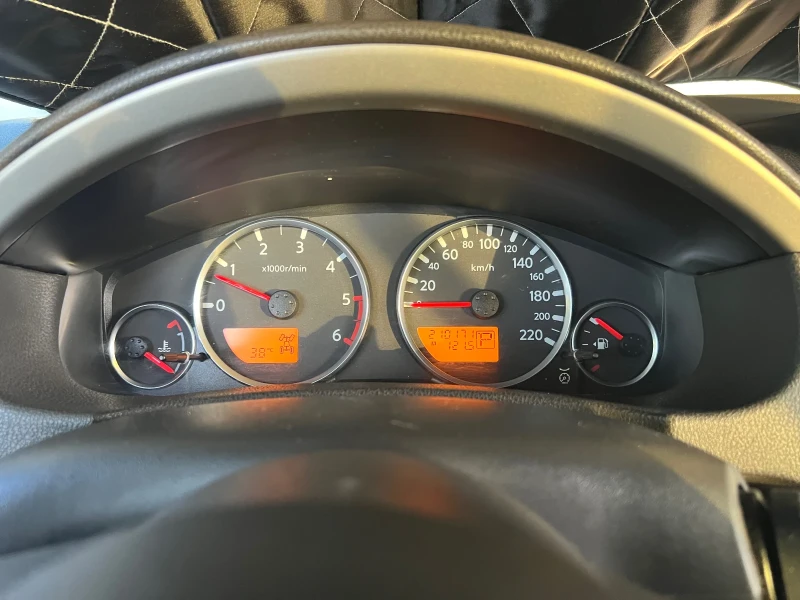 Nissan Pathfinder, снимка 5 - Автомобили и джипове - 51215921