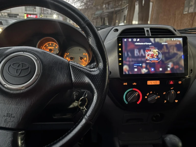 Toyota Rav4 2.0 - 150 КС - 4x4, снимка 10 - Автомобили и джипове - 52759153