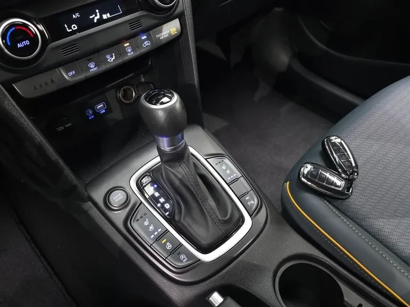 Hyundai Kona 1.6Т, снимка 9 - Автомобили и джипове - 54257140