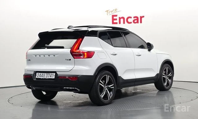 Volvo XC40 * T4 R Momentum, снимка 3 - Автомобили и джипове - 55402043