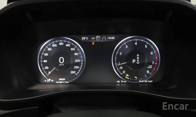 Volvo XC40 * T4 R Momentum, снимка 9 - Автомобили и джипове - 55402043