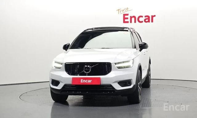 Volvo XC40 * T4 R Momentum, снимка 2 - Автомобили и джипове - 55402043
