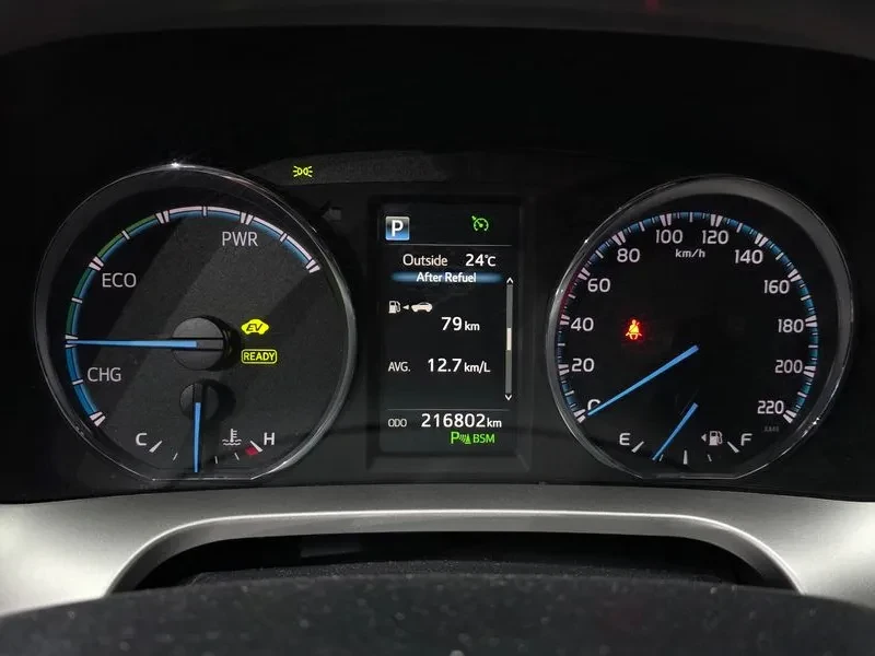 Toyota Rav4 2.5 4WD HYBRID, снимка 8 - Автомобили и джипове - 55797365