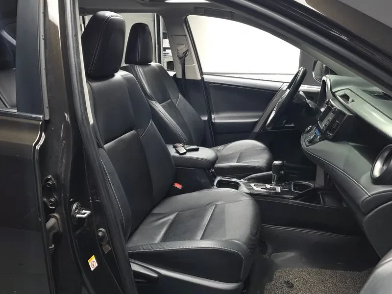 Toyota Rav4 2.5 4WD HYBRID, снимка 11 - Автомобили и джипове - 55797365