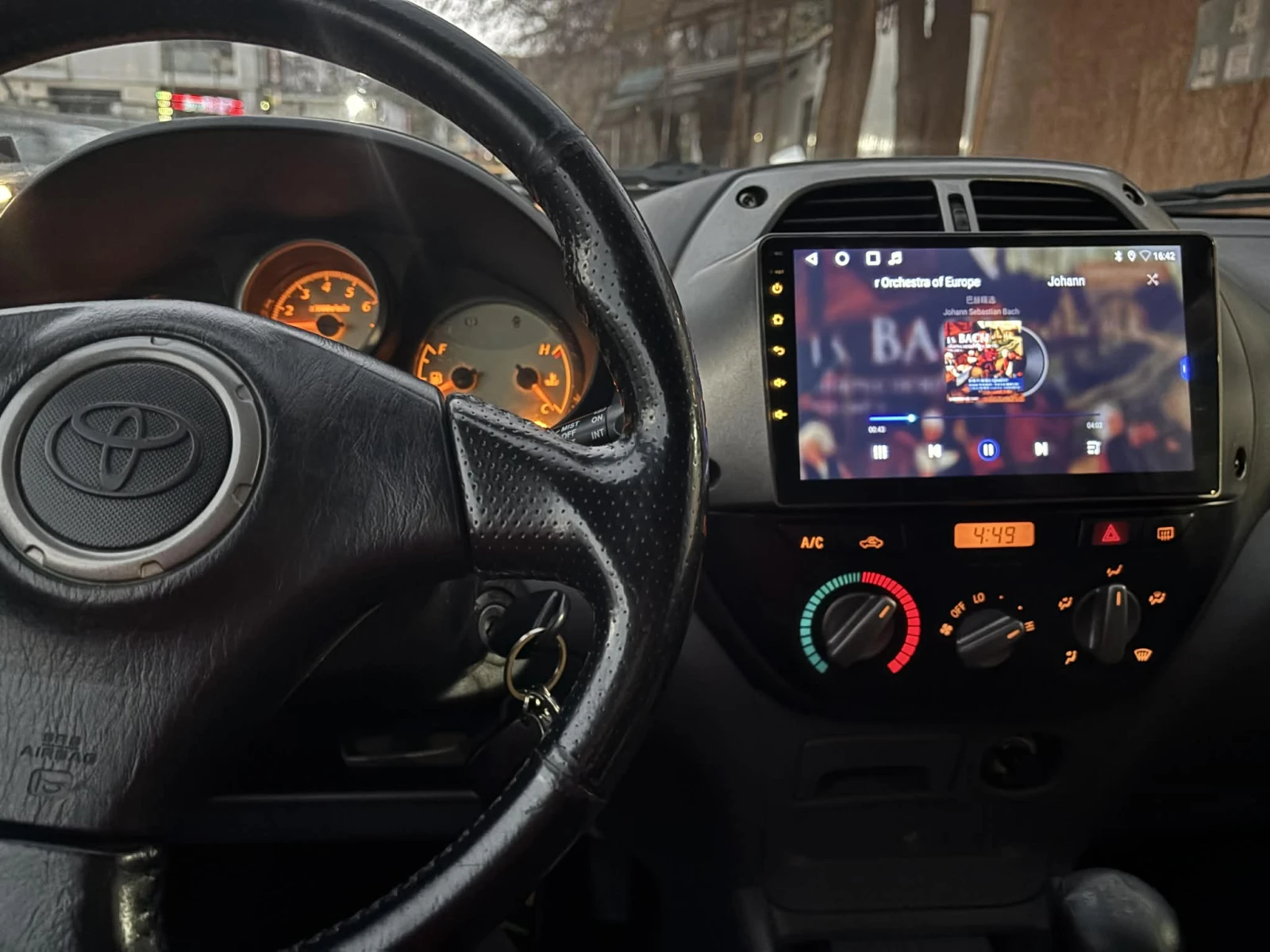 Toyota Rav4 2.0 - 150 КС - 4x4 - изображение 10