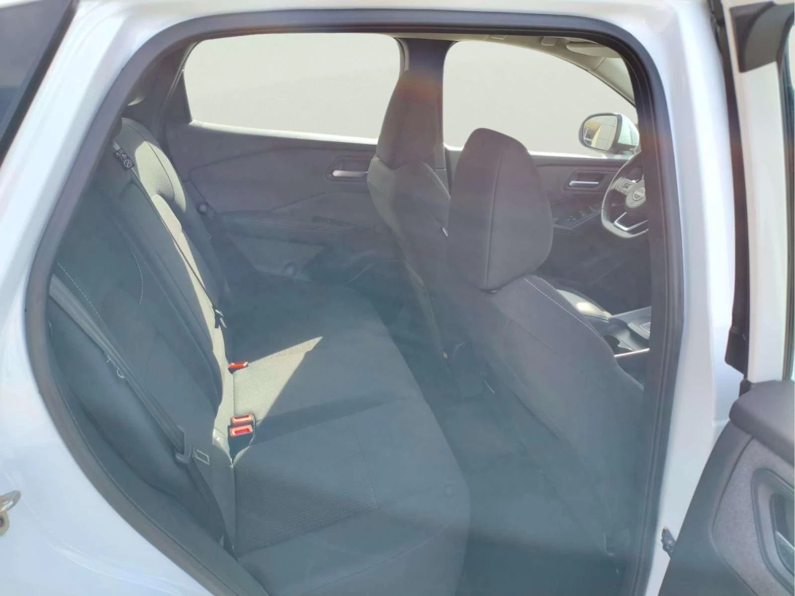 Nissan Qashqai 1.3 - изображение 10