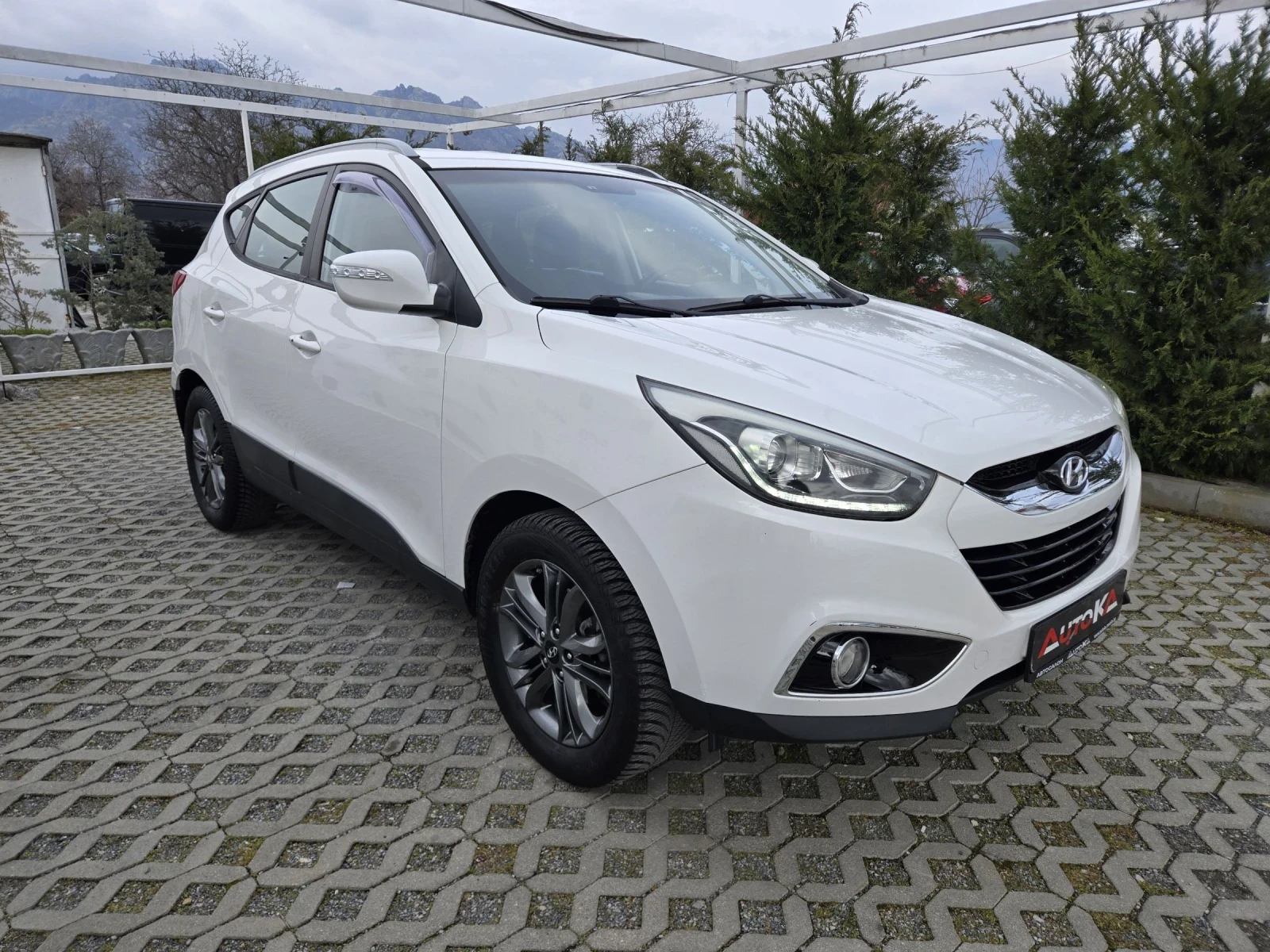 Hyundai IX35 1.7CRDI-116кс= 6ск= FACE= NAVI= КАМЕРА= KEYLESS, снимка 2 - Автомобили и джипове - 53977990