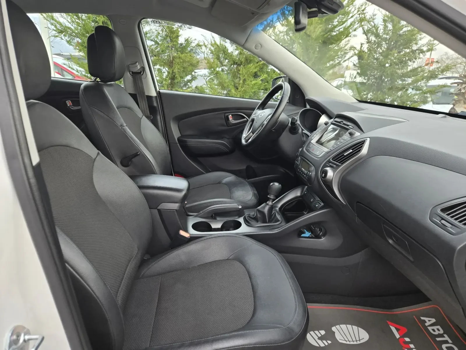 Hyundai IX35 1.7CRDI-116кс= 6ск= FACE= NAVI= КАМЕРА= KEYLESS, снимка 14 - Автомобили и джипове - 53977990