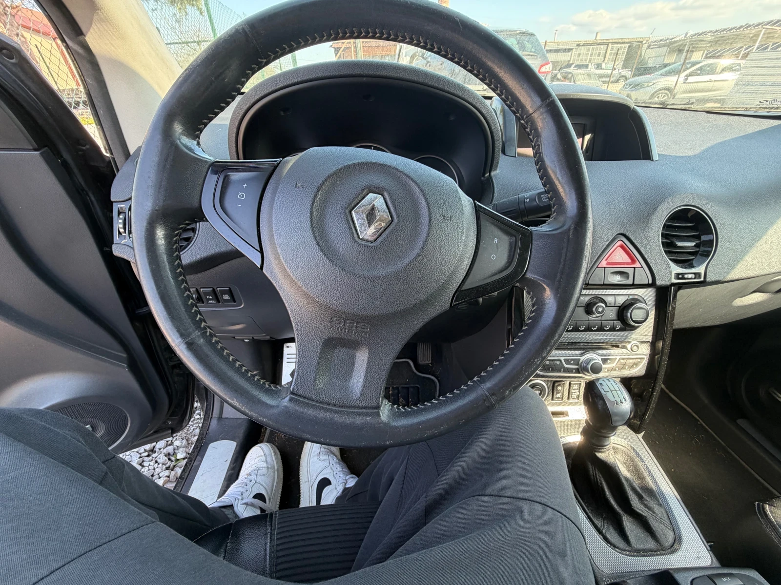 Renault Koleos 2.0 disel 4x4, снимка 11 - Автомобили и джипове - 54121045