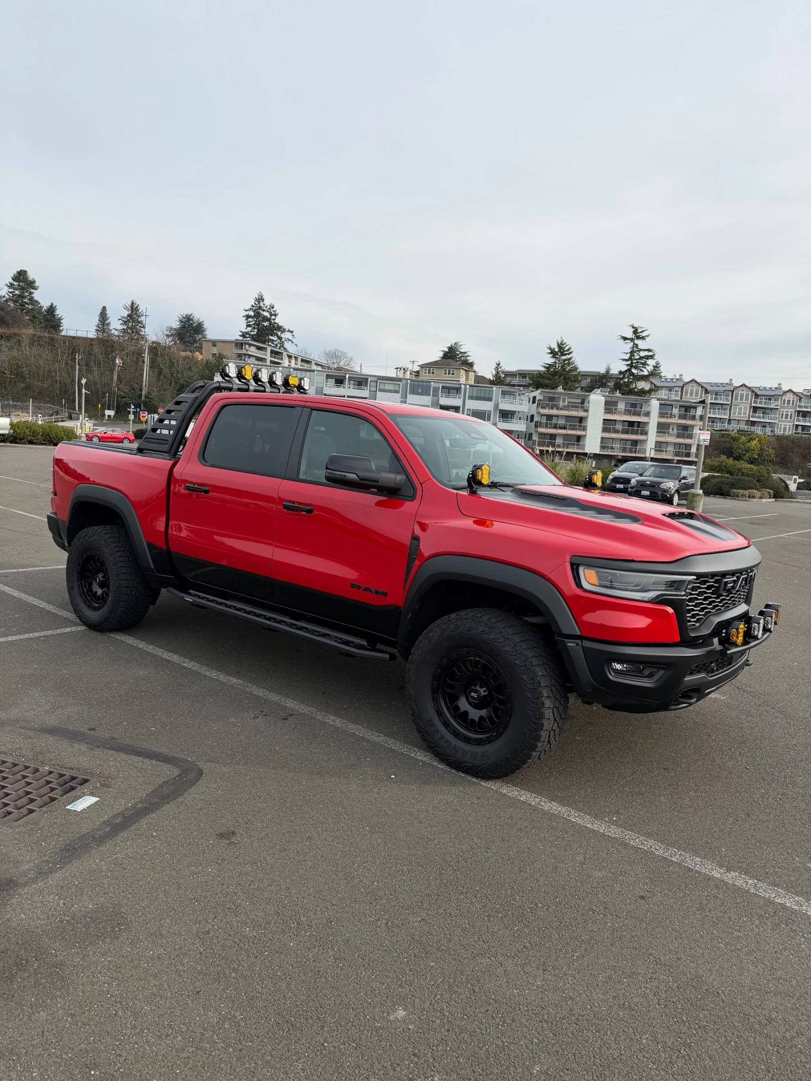 Dodge RAM 1500 2025 Ram TRX RHO Carfax 540 к.с., снимка 2 - Автомобили и джипове - 54543500