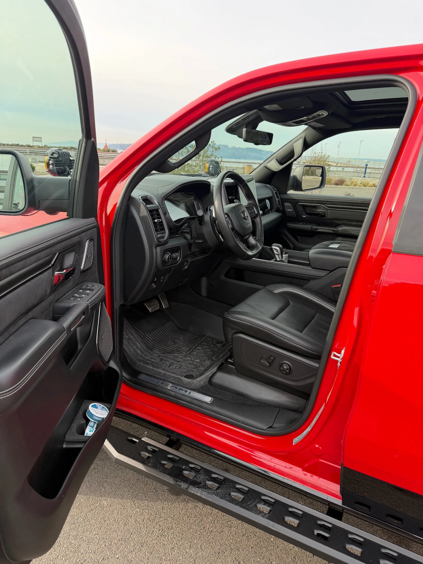 Dodge RAM 1500 2025 Ram TRX RHO Carfax 540 к.с., снимка 8 - Автомобили и джипове - 54543500