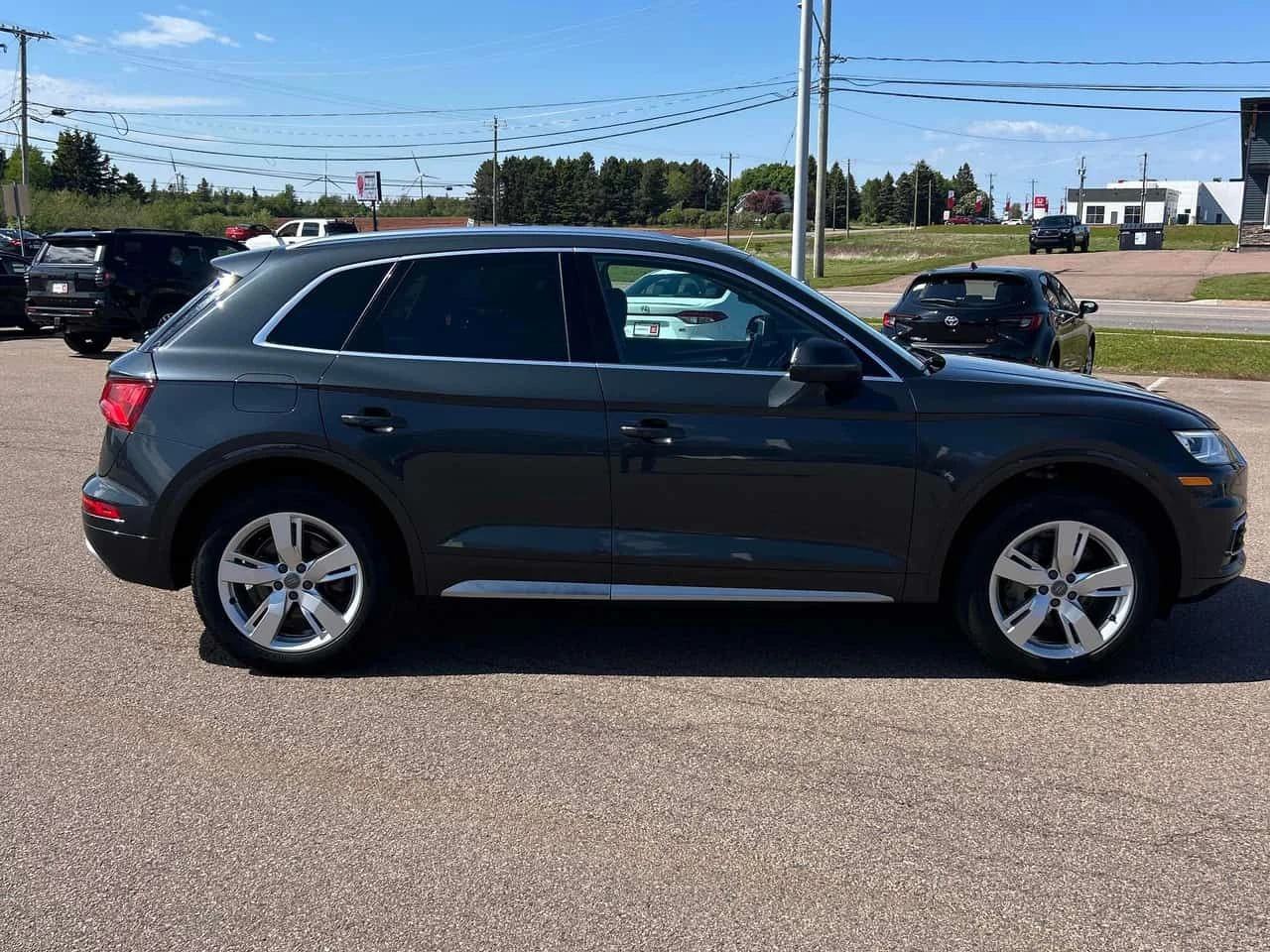 Audi Q5 * Technik * DISTRONIC* BANG&OLUFSEN* , снимка 3 - Автомобили и джипове - 54840680
