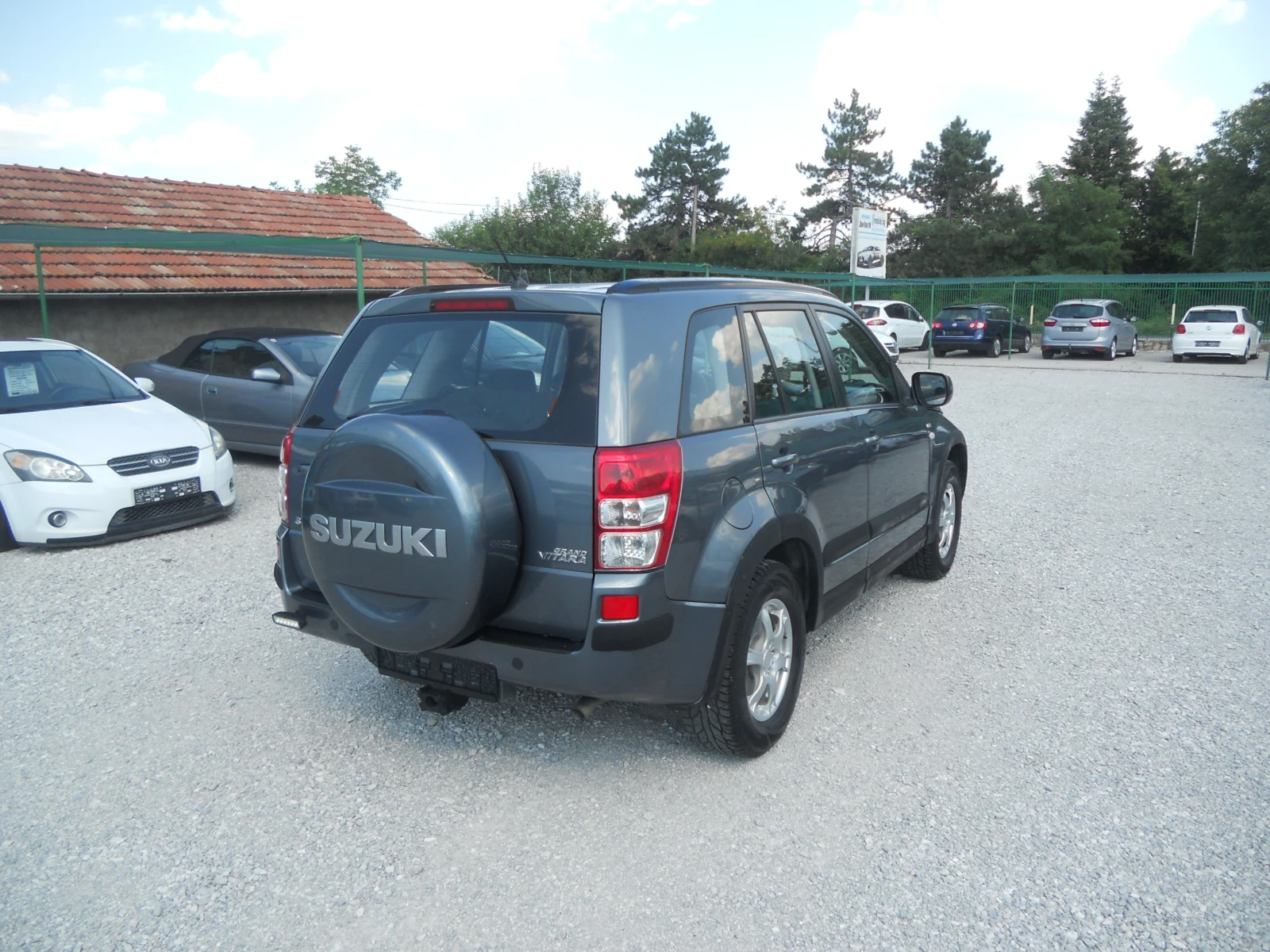 Suzuki Grand vitara 1.9 D 4X4 ЛИЗИНГ!!!, снимка 4 - Автомобили и джипове - 55359393