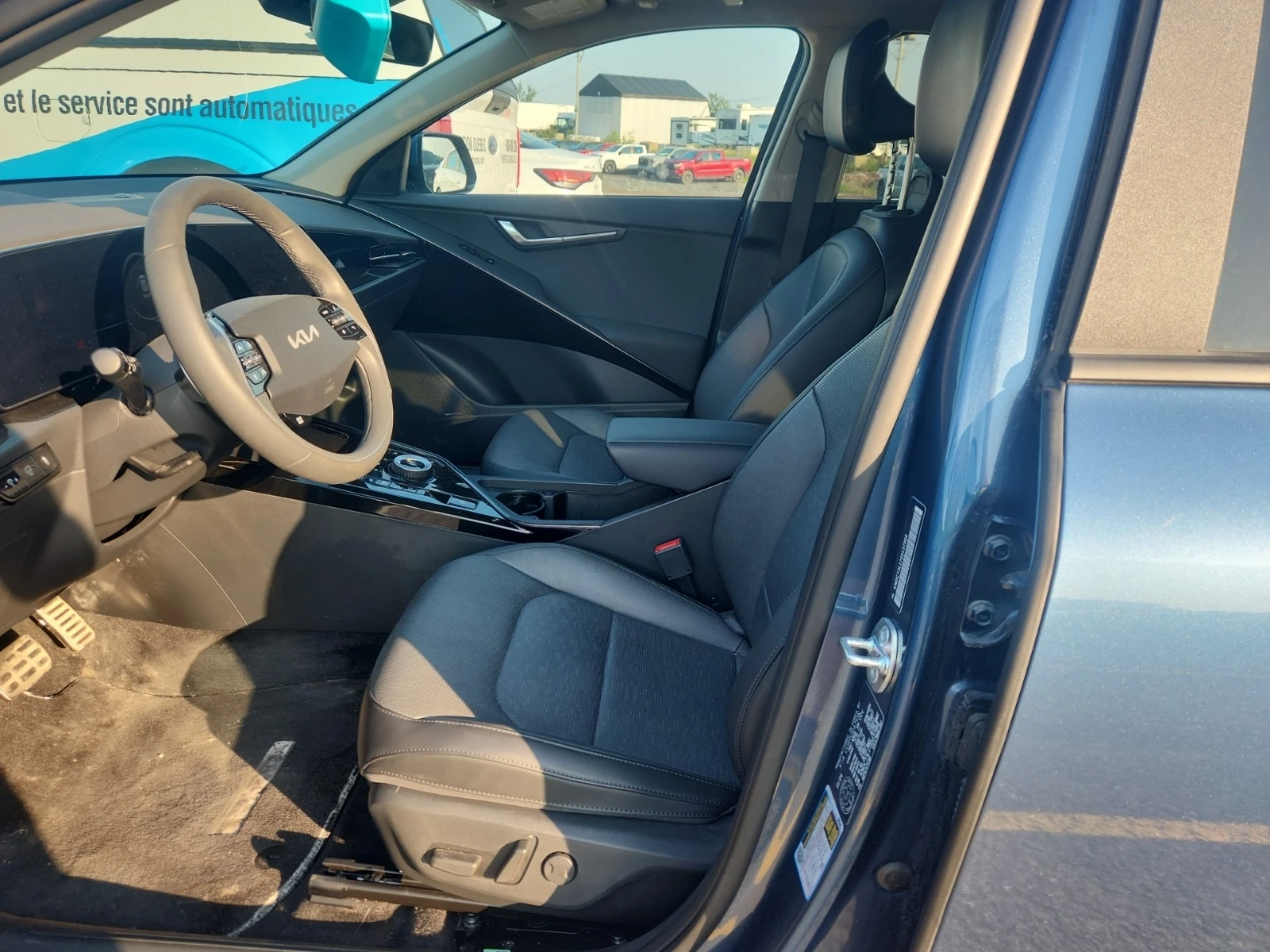 Kia Niro Wave Дистро/Обдух/Пано/Дистанц местене/Зимни+ Летн, снимка 5 - Автомобили и джипове - 55756039