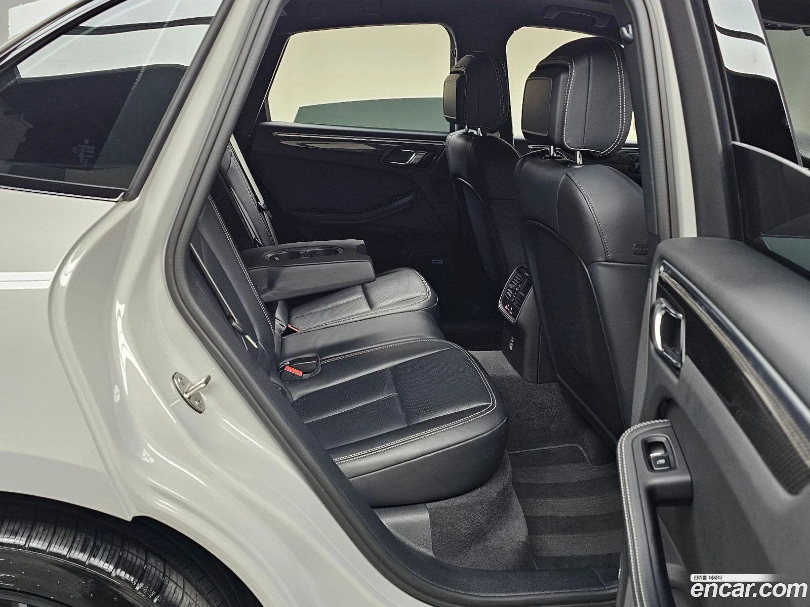 Porsche Macan 2.9 GTS* ВКЛЮЧЕНИ ВСИЧКИ РАЗХОДИ, снимка 11 - Автомобили и джипове - 56548133