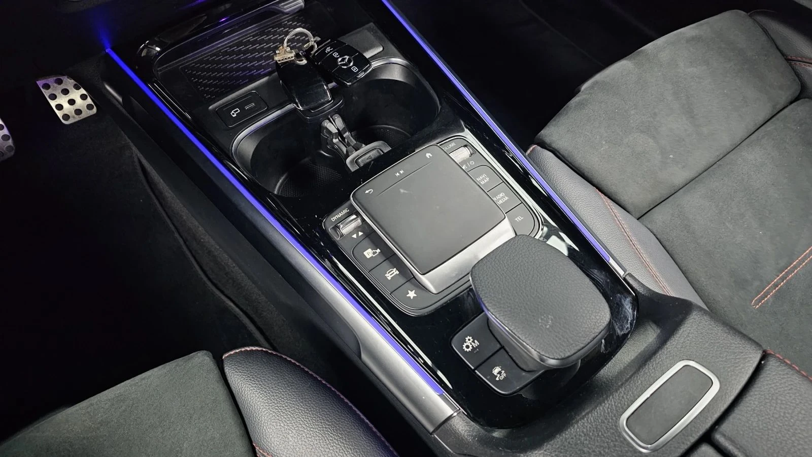 Mercedes-Benz GLB35AMG, снимка 17 - Автомобили и джипове - 56686739