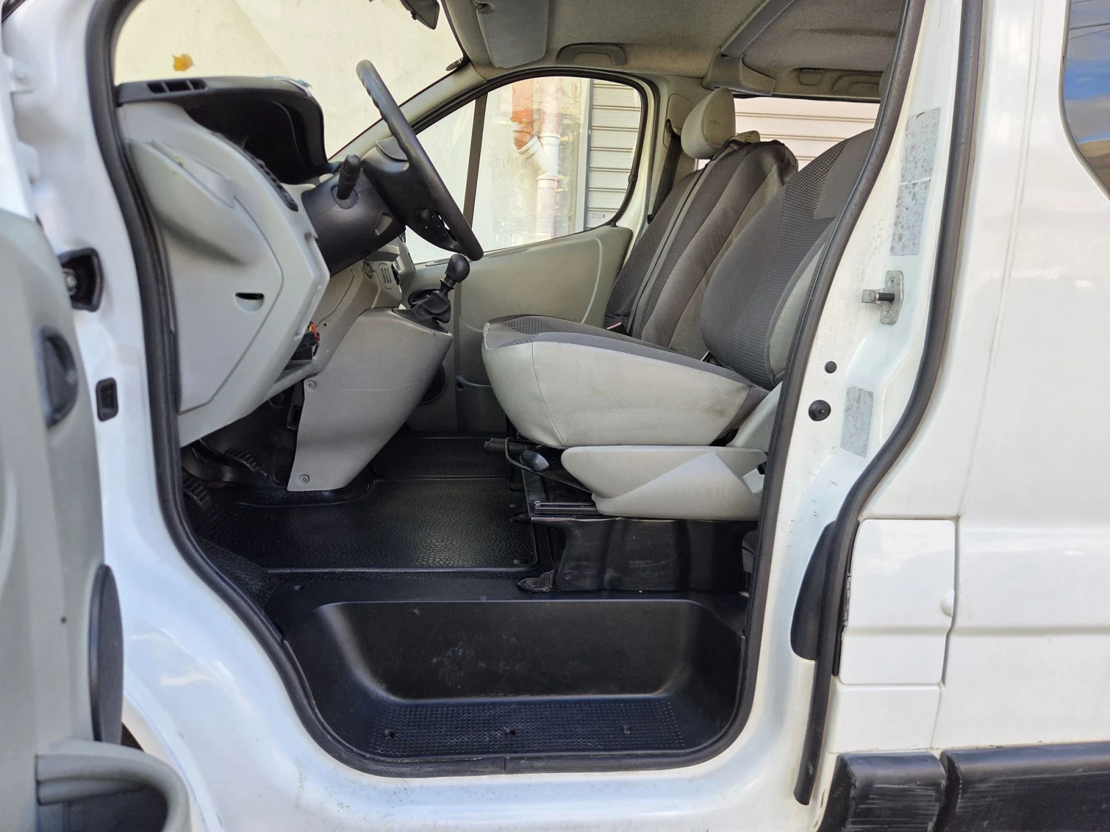 Opel Vivaro 8+ 1* MAXI* KLIMA , снимка 8 - Бусове и автобуси - 56626528
