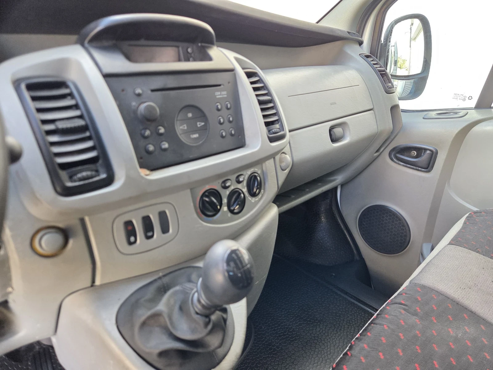 Opel Vivaro 8+ 1* MAXI* KLIMA , снимка 11 - Бусове и автобуси - 56626528