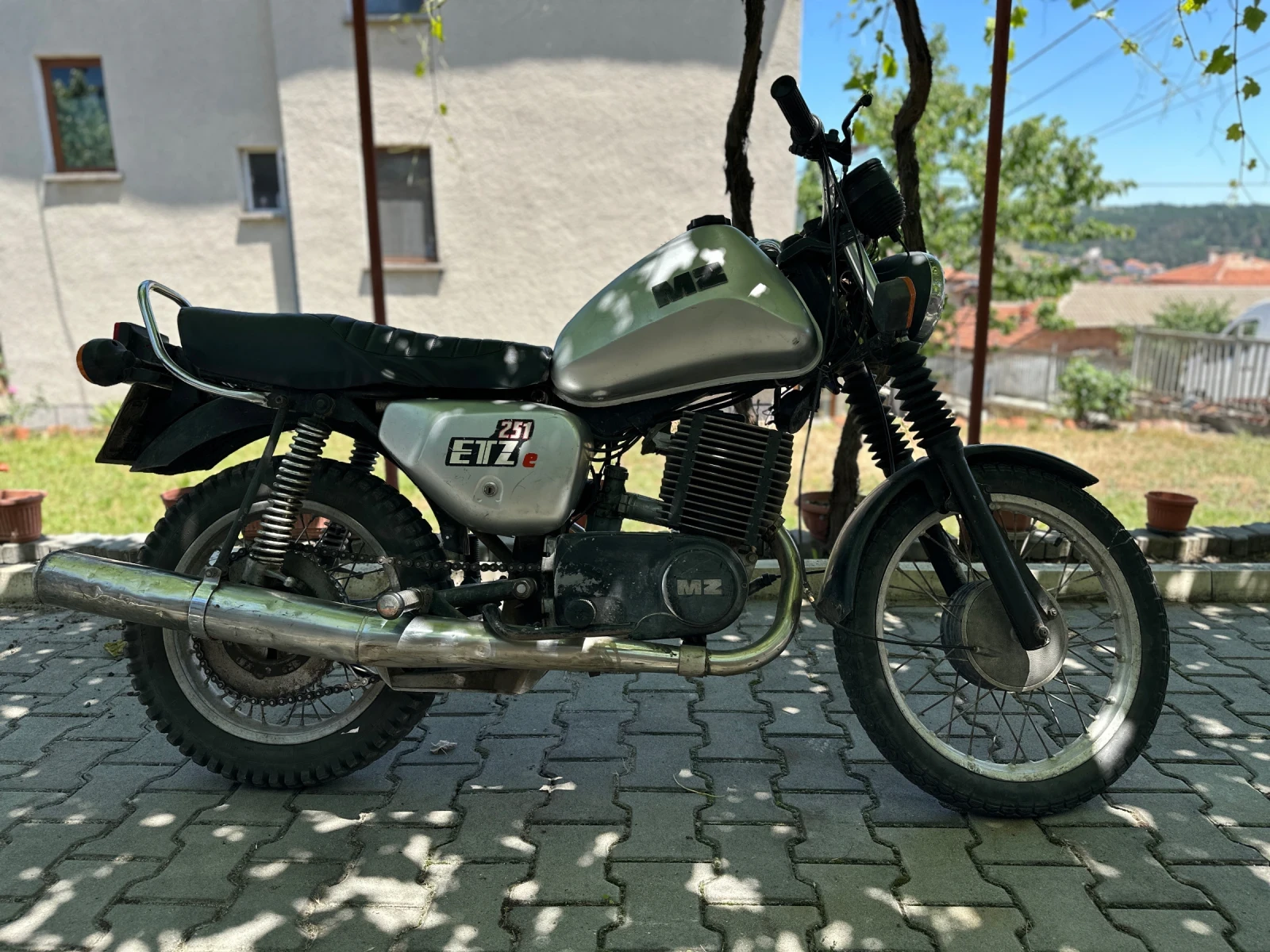 Etz 251