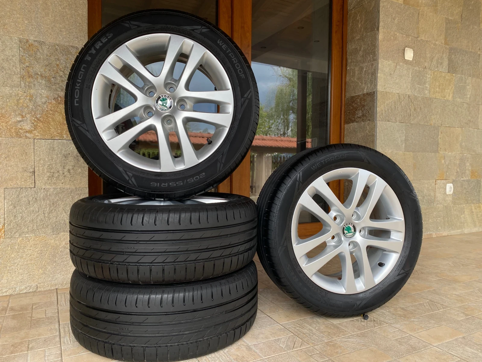 Гуми с джанти Nokian 205/55R16