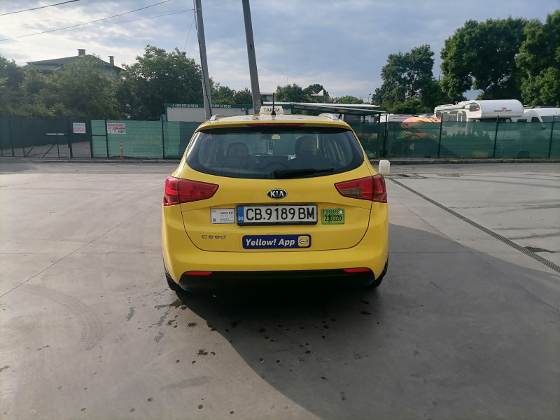 Kia Ceed Промоция, снимка 4 - Автомобили и джипове - 45114634