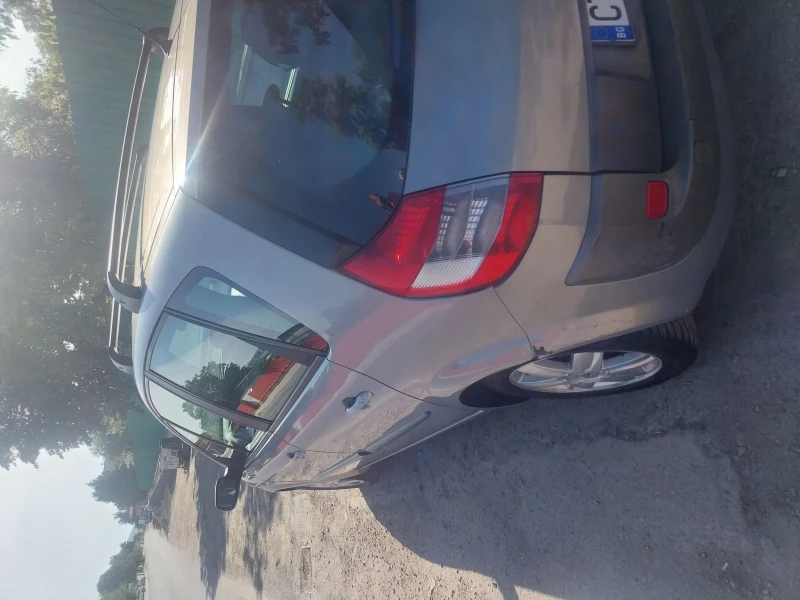 Renault Scenic 1.5dci, снимка 12 - Автомобили и джипове - 46946394