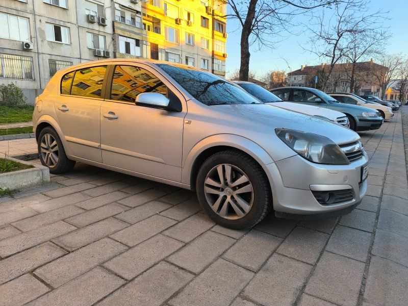 Opel Astra 1.9 CDTI, снимка 1 - Автомобили и джипове - 49577606