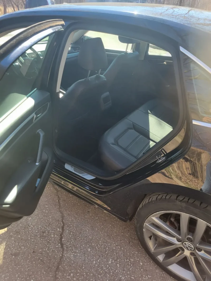 VW Passat R-line 1.8 TSI, снимка 10 - Автомобили и джипове - 52338123