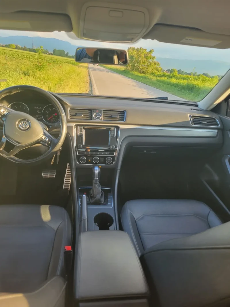 VW Passat R-line 1.8 TSI, снимка 11 - Автомобили и джипове - 52338123