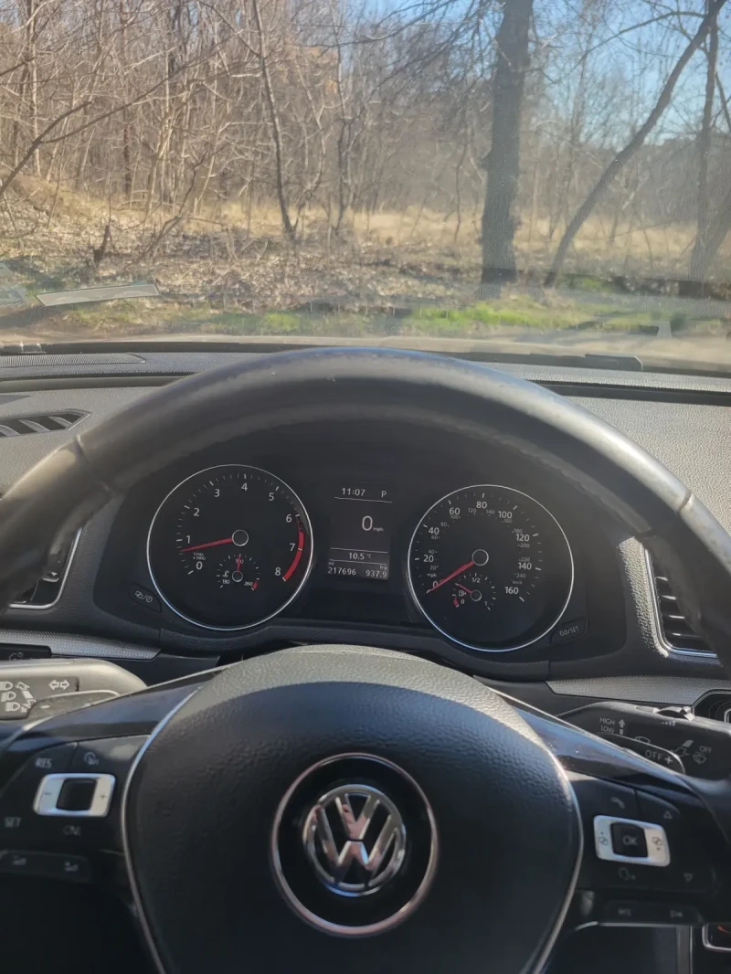 VW Passat R-line 1.8 TSI, снимка 9 - Автомобили и джипове - 52338123