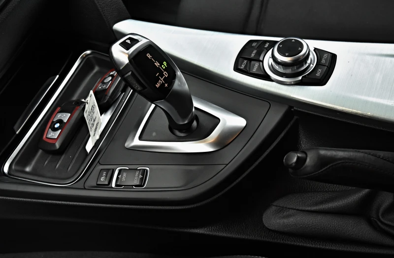 BMW 318, снимка 13 - Автомобили и джипове - 52658238